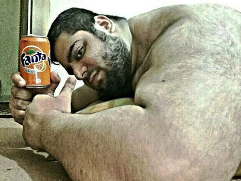 Incredibilul Hulk exista cu adevarat. Un iranian de 150 de kilograme socheaza cu fizicul sau