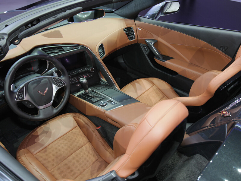 Chevrolet Corvette Stingray Convertible - 6