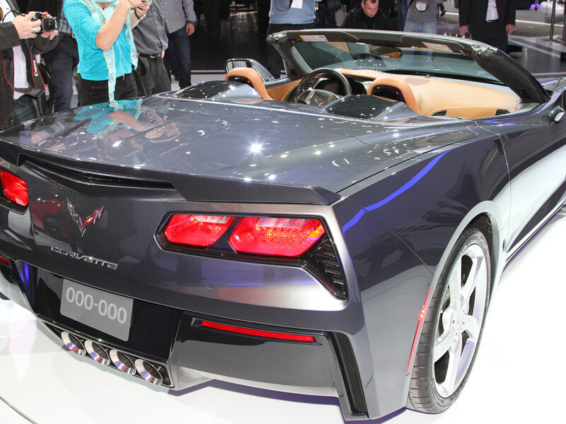 Chevrolet Corvette Stingray Convertible - 10
