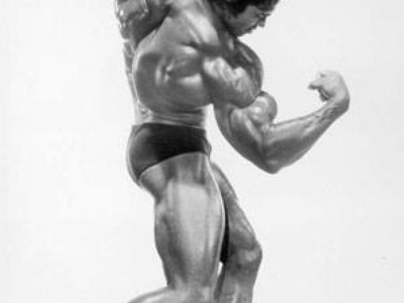 Arnold a refacut poza celebra la 69 de ani! Cum arata acum, la 40 de ani de la acel moment