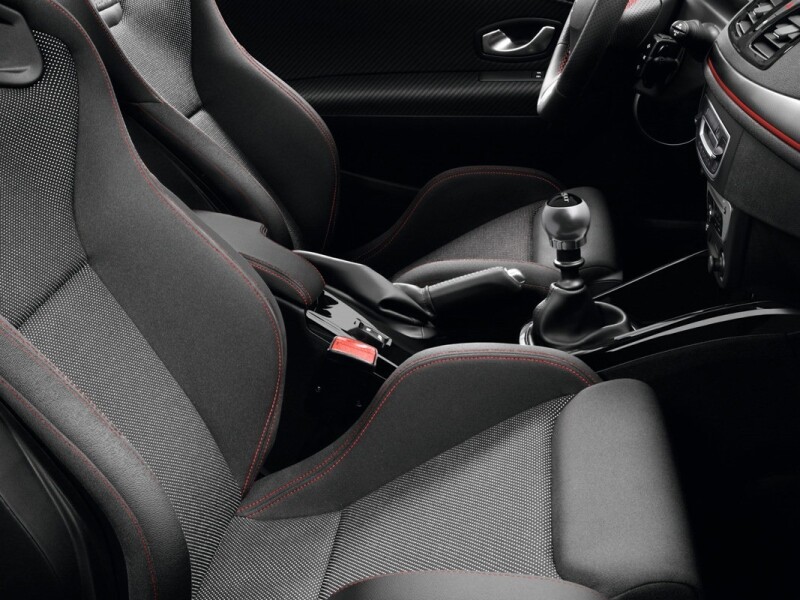 Renaul Megane RS RB8 - 9