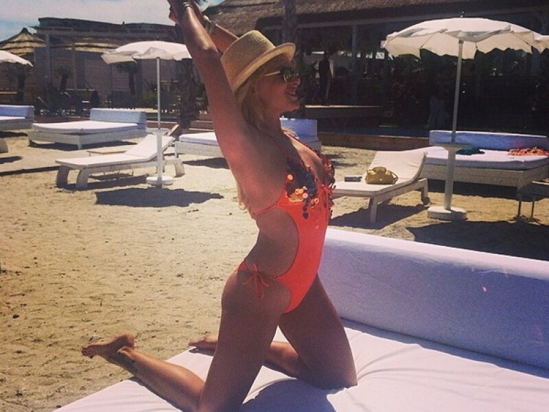Dela Matache, Instagram