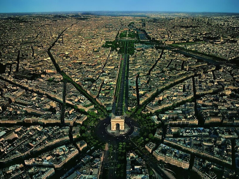 The Arc de Triomphe