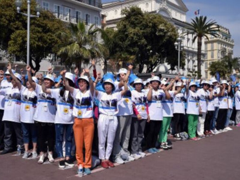 Patronul chinez care si-a dus cei 6.400 de angajati in excursie le-a facut acestora o noua surpriza! De data asta a platit 5.5 milioane de dolari