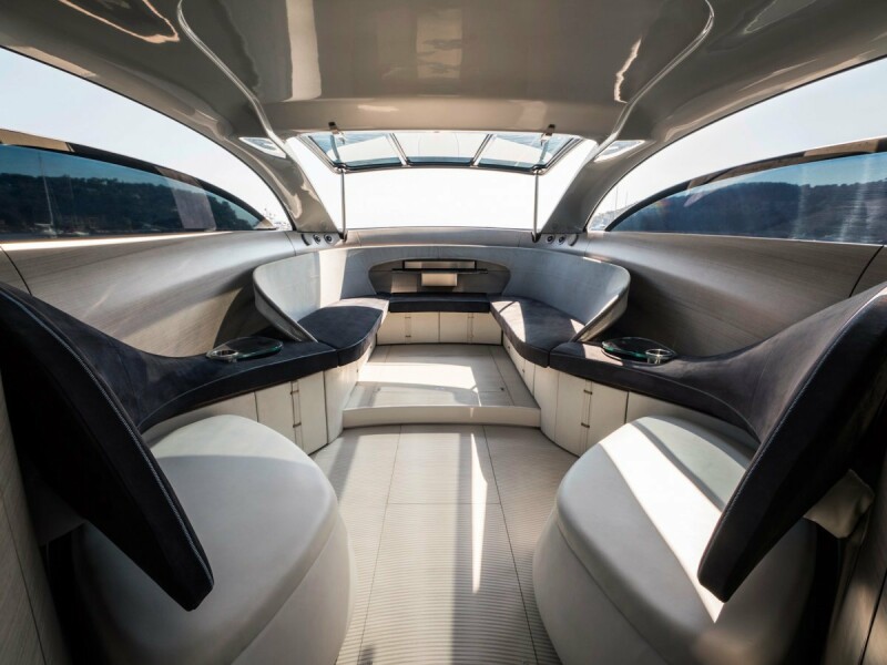Mercedes a creat un yacht de lux pe care doar 10 oameni din lume il pot cumpara! Cat costa aceasta bijuterie - 8