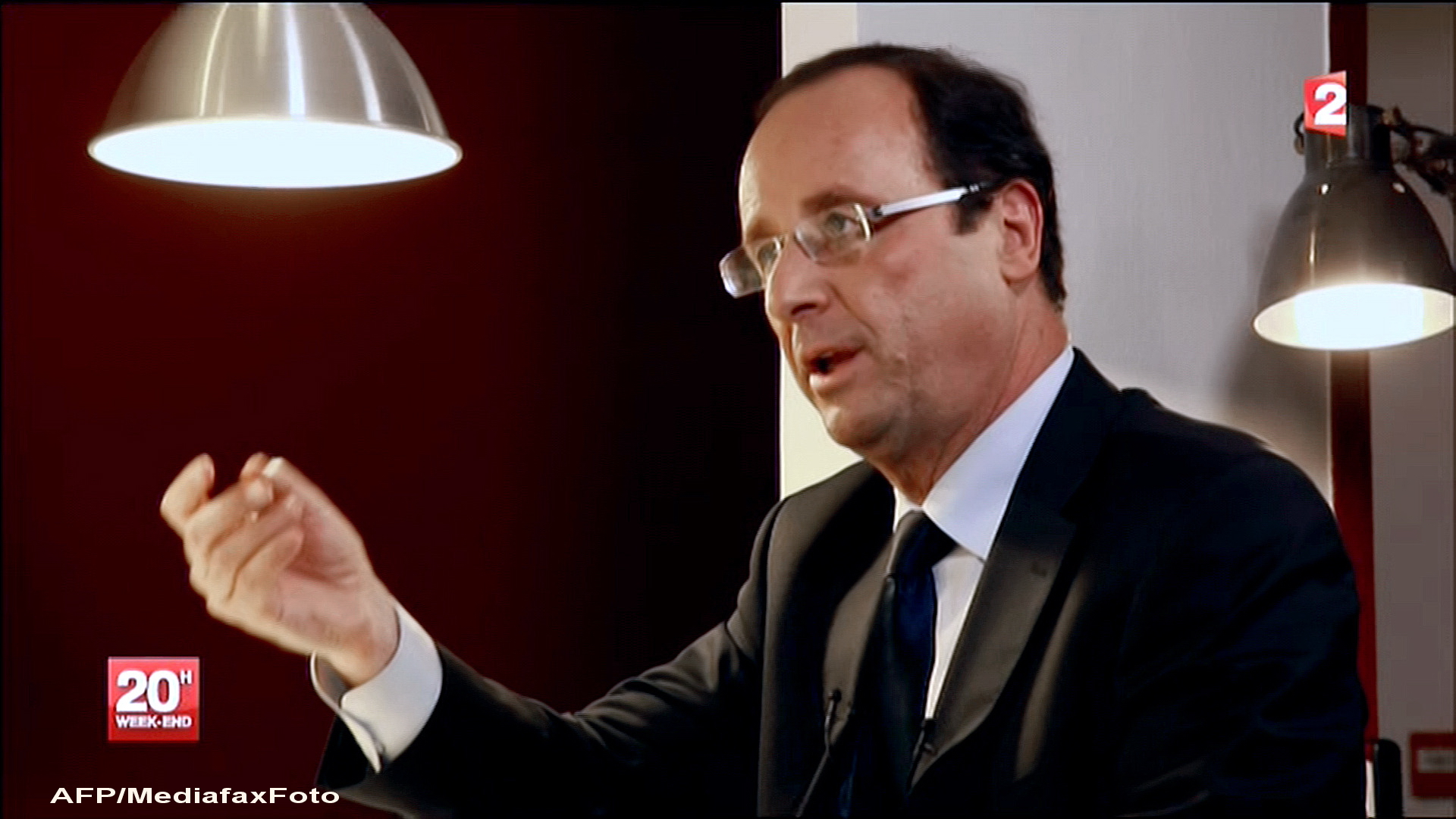 Sondaj: Hollande pierde un punct in fata lui Sarkozy inaintea turului doi al alegerilor din Franta