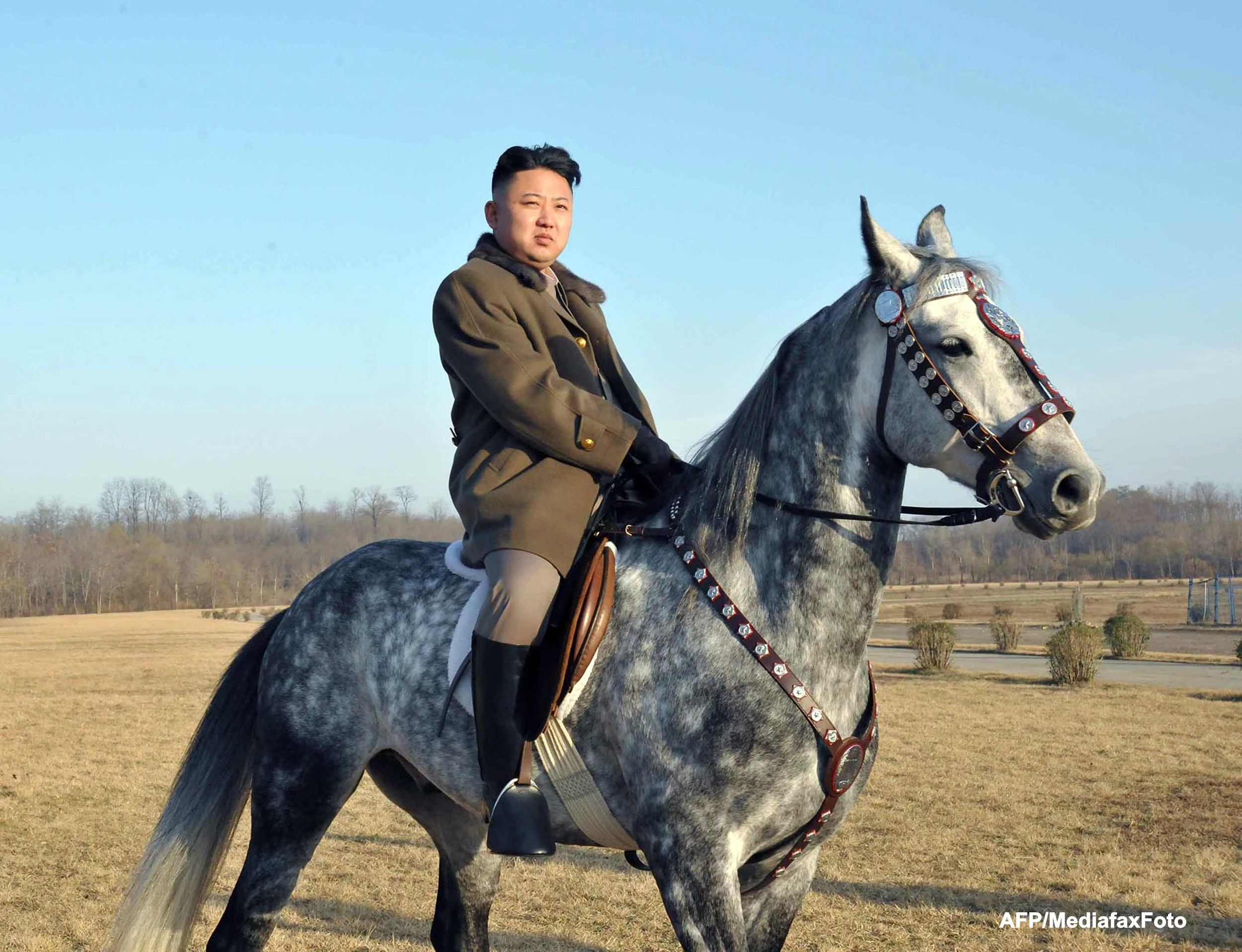 Dictatorul nord-coreean Kim Jong-Un continua executiile. Doi ambasadori si familiile lor, impuscati - Imaginea 1
