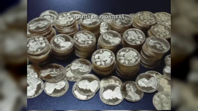 800 de monede vechi din aur, gasite sub capota unei masini, in Vama Cenad. Ce a spus soferul care le-a adus in tara