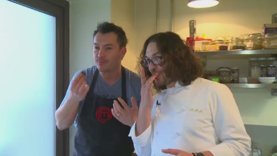 Chef Florin Dumitrescu te invata cum sa inlocuiesti mielul cu caracatita, iar Dana Rogoz are primele Sarbatori cu fiul ei