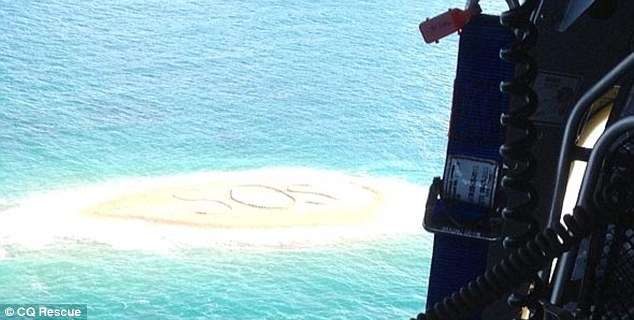 Cinci oameni naufragiati pe o insula au fost salvati dupa ce au scris un mesaj de S.O.S, cu litere uriase, pe nisip. FOTO