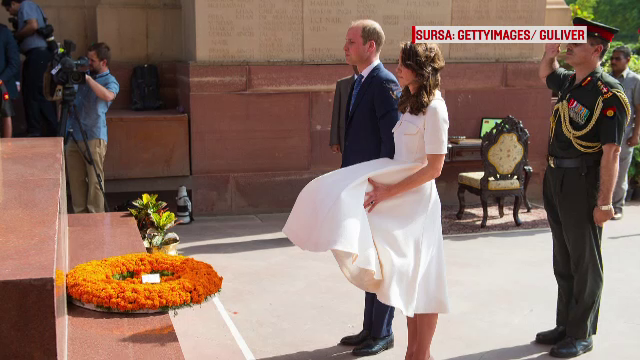 Printul William si Kate Middleton, in vizita in India. Rochia Ducesei i-a creat probleme in timpul unui moment de reculegere