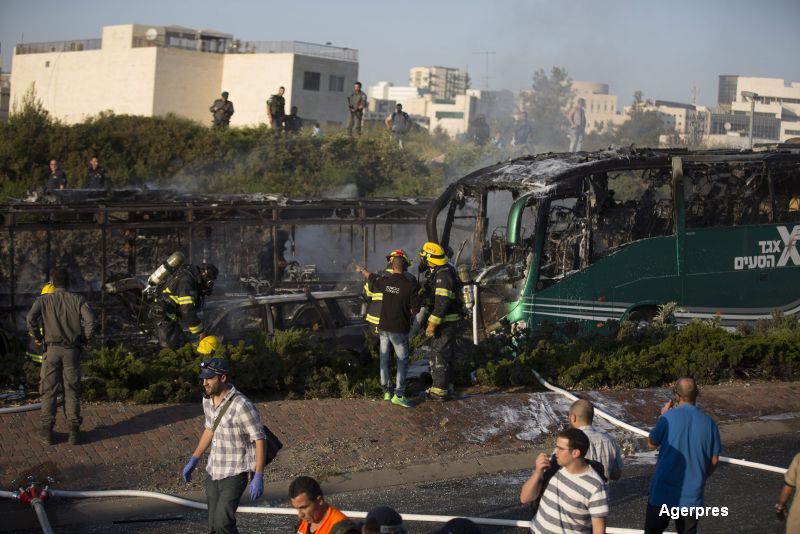 Atac cu bomba in Ierusalim. Bilantul victimelor a ajuns la 21, dupa ce un autobuz a sarit in aer