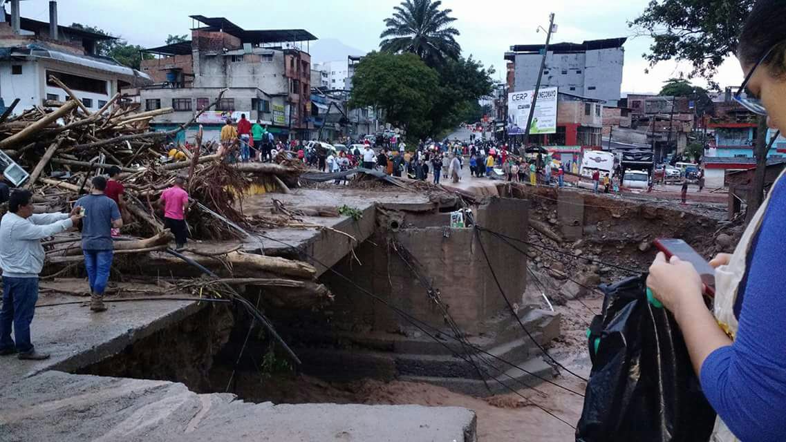 Cel putin 112 morti si 120 de raniti in urma unei alunecari de teren in Columbia. 17 cartiere, rase de pe fata pamantului