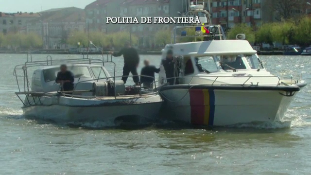 Cinci ucraineni, prinsi de politistii din Constanta cu sute de kg de calcan la bordul navei. Ce risca acum marinarii