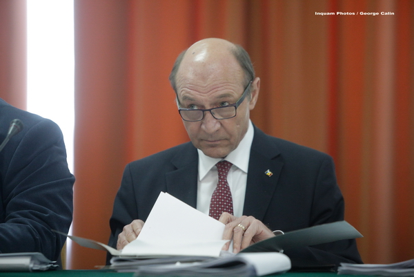 Basescu, la dezbaterea pe legea gratierii: Incercati sa protejati femeile de furia justitiei, bagati-le mai putin in puscarii