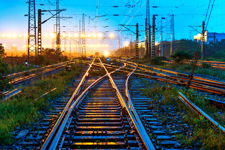 Tronsonul de cale ferată Constanţa-Curtici, o prioritate pentru Guvern. Orban: Va fi gata până în 2023