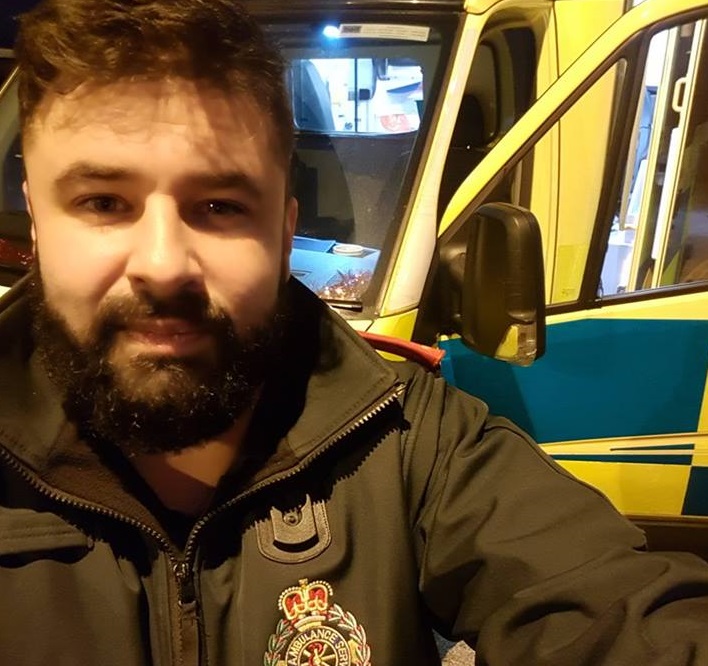 Motivul pentru care un paramedic a fost amenințat în timp ce salva viața unei fetițe