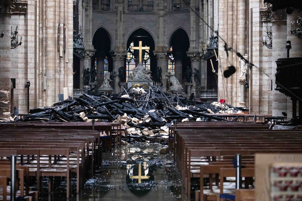 Incendiu de la Notre Dame. Ce spun anchetatorii despre ipoteza unei „mâini criminale”