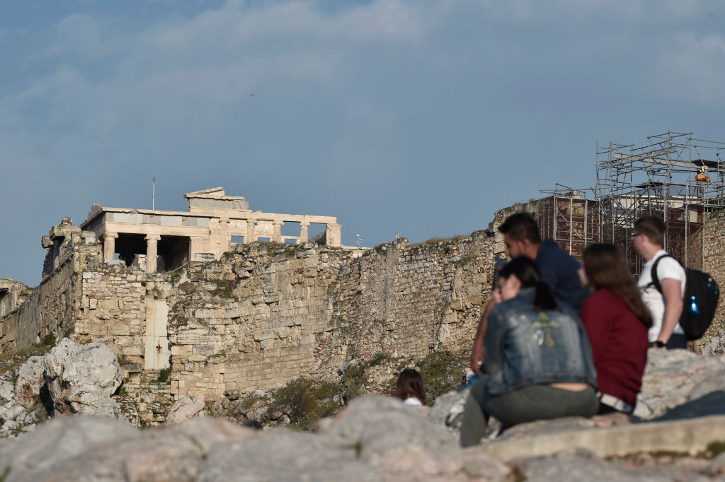 Patru oameni răniţi de fulger în Atena, pe Acropole. 