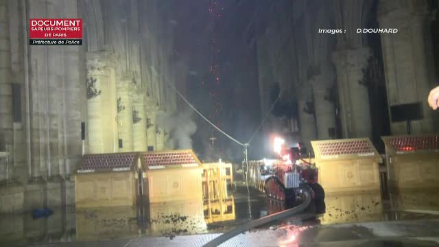 Mărturia unui ghid de la Notre-Dame după ce a intrat în catedrală devastată de incendiu