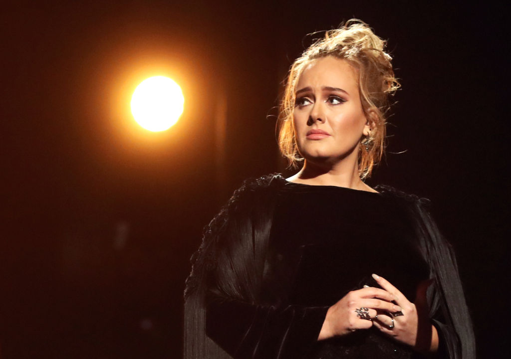 Prima apariție in public a cântăreței Adele, după ce s-a retras din lumina reflectoarelor. Cum arată acum. GALERIE FOTO - Imaginea 4