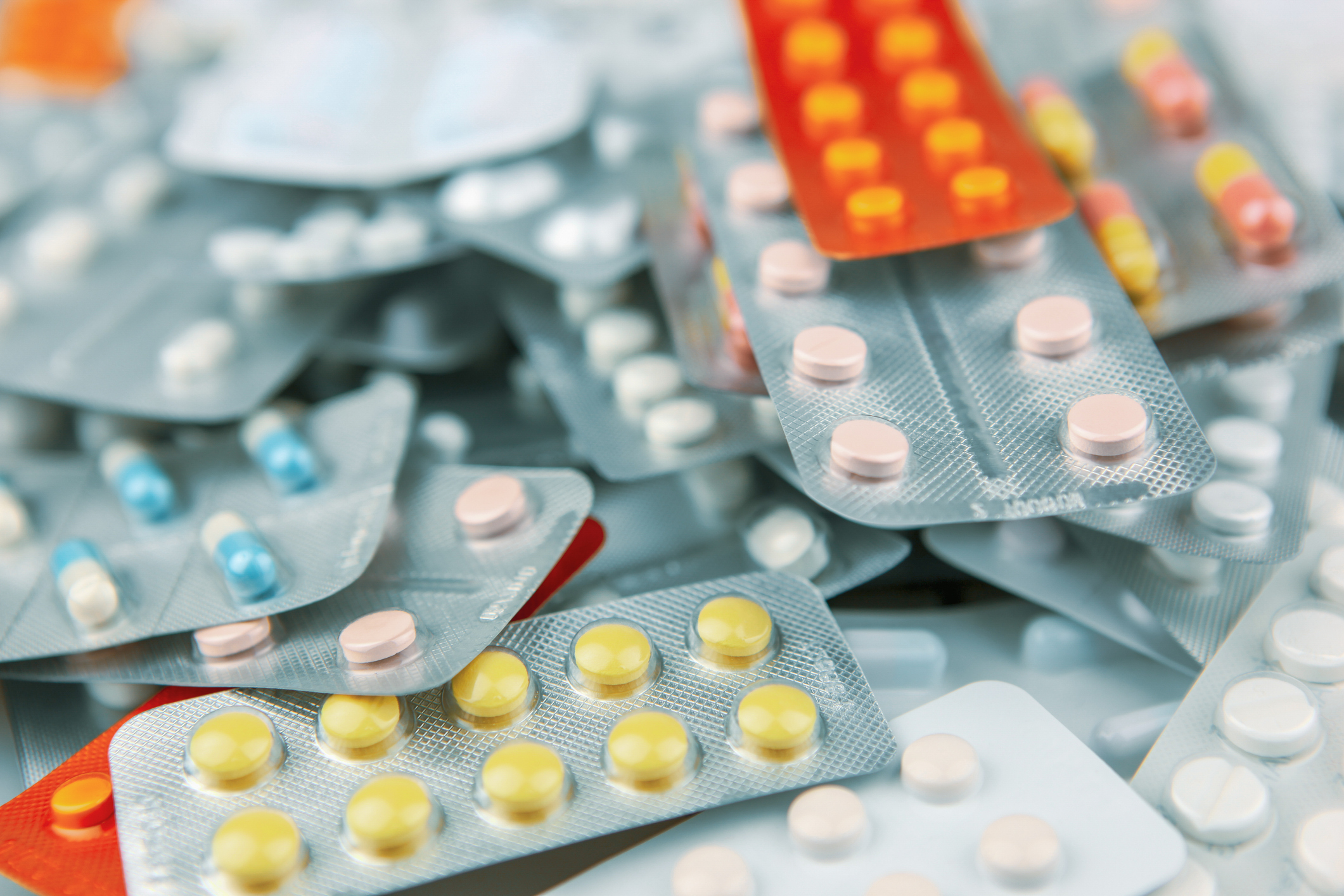 (P) PRIMER: România trebuie să îşi facă urgent stocuri de rezervă de medicamente