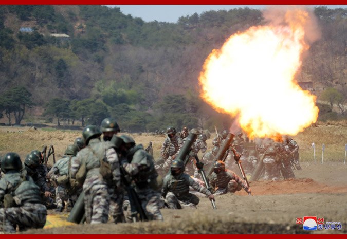 Kim Jong Un a supervizat un exerciţiu militar. Anunțul agenției de presă nord-coreene - Imaginea 4