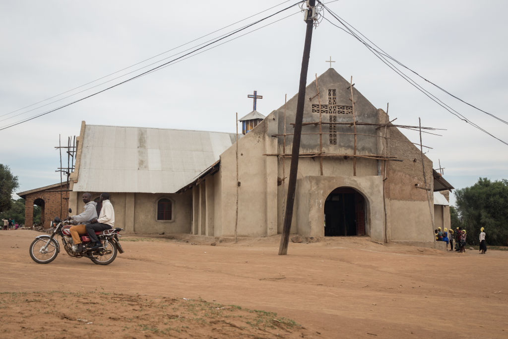 Doi morţi şi 14 răniţi în urma prăbuşirii unei biserici în Uganda