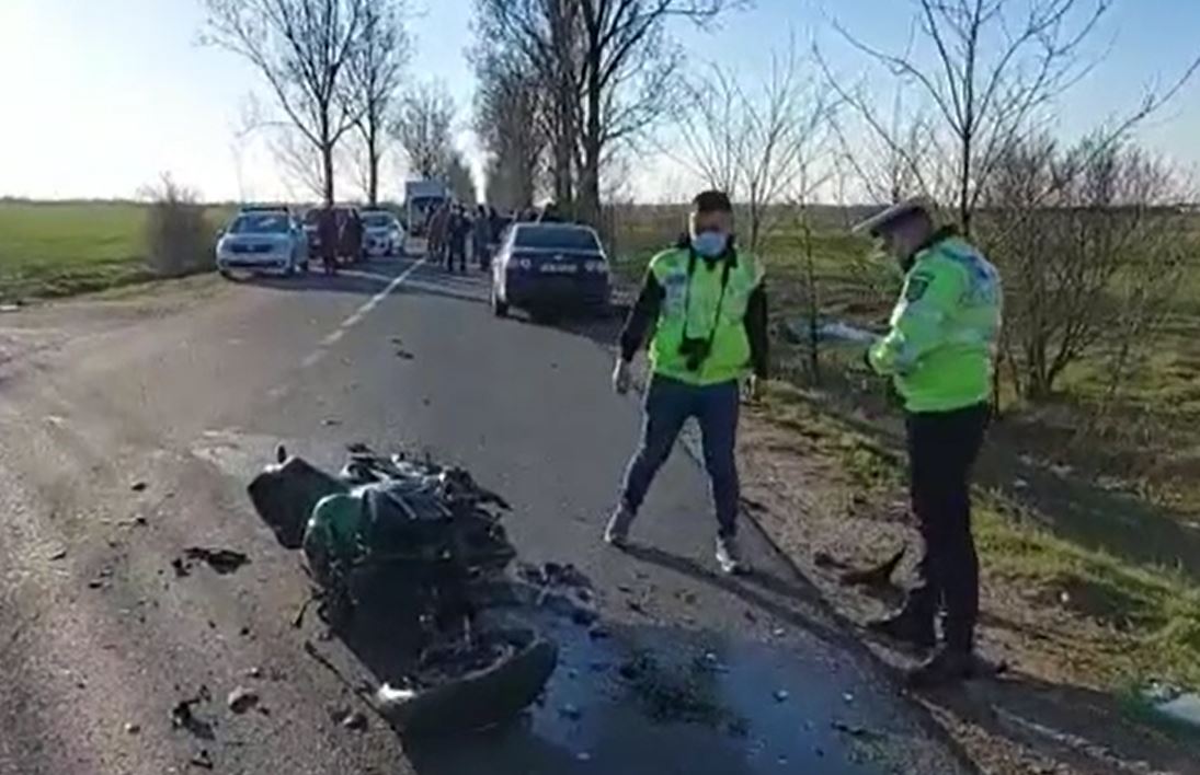 Accident grav în Dâmbovița. Un motociclist a fost preluat cu elicopterul în stare critică
