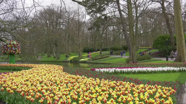 Olandezii au scăpat de o parte dintre restricții. Cea mai frumoasă grădină din țară s-a redeschis