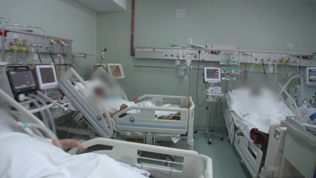 O femeie din Iași are plămânii afectați 90% de COVID. N-a mers la spital pentru că „i-a fost teamă că o omoară cu oxigenul”