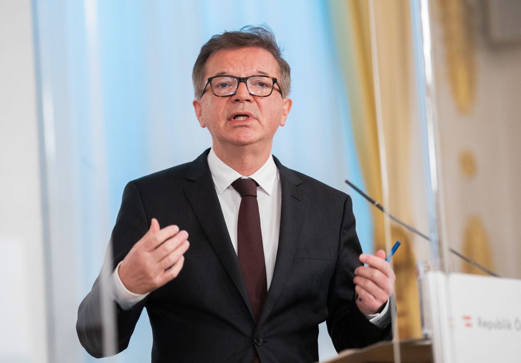 Ministrul austriac al Sănătăţii și-a anunțat demisia, spunând că este surmenat în contextul pandemiei