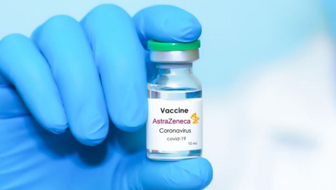 Studiu: Doza „booster” a vaccinului AstraZeneca generează un nivel mare de anticorpi împotriva Omicron