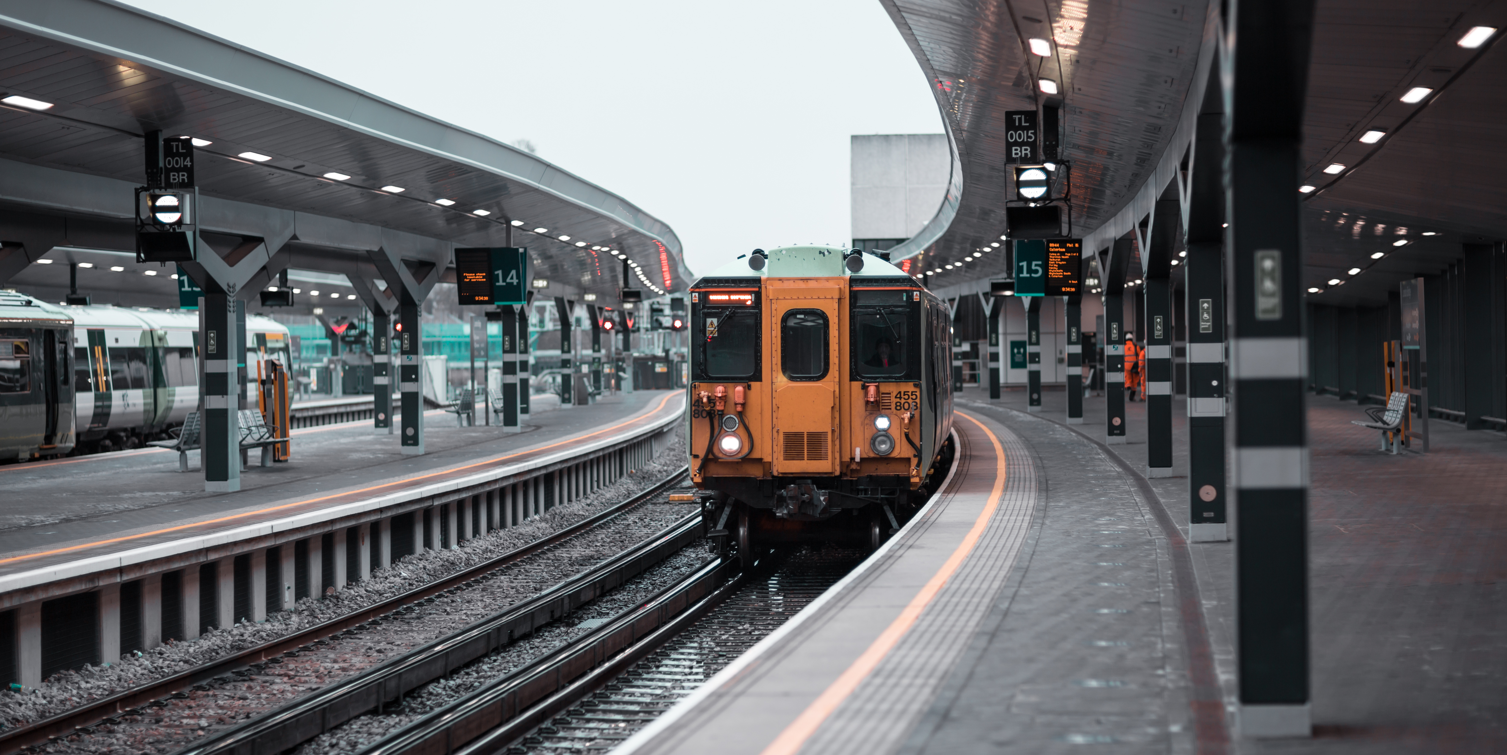 O gară din Londra, închisă și evacuată după ce un obiect suspect a fost găsit într-un tren