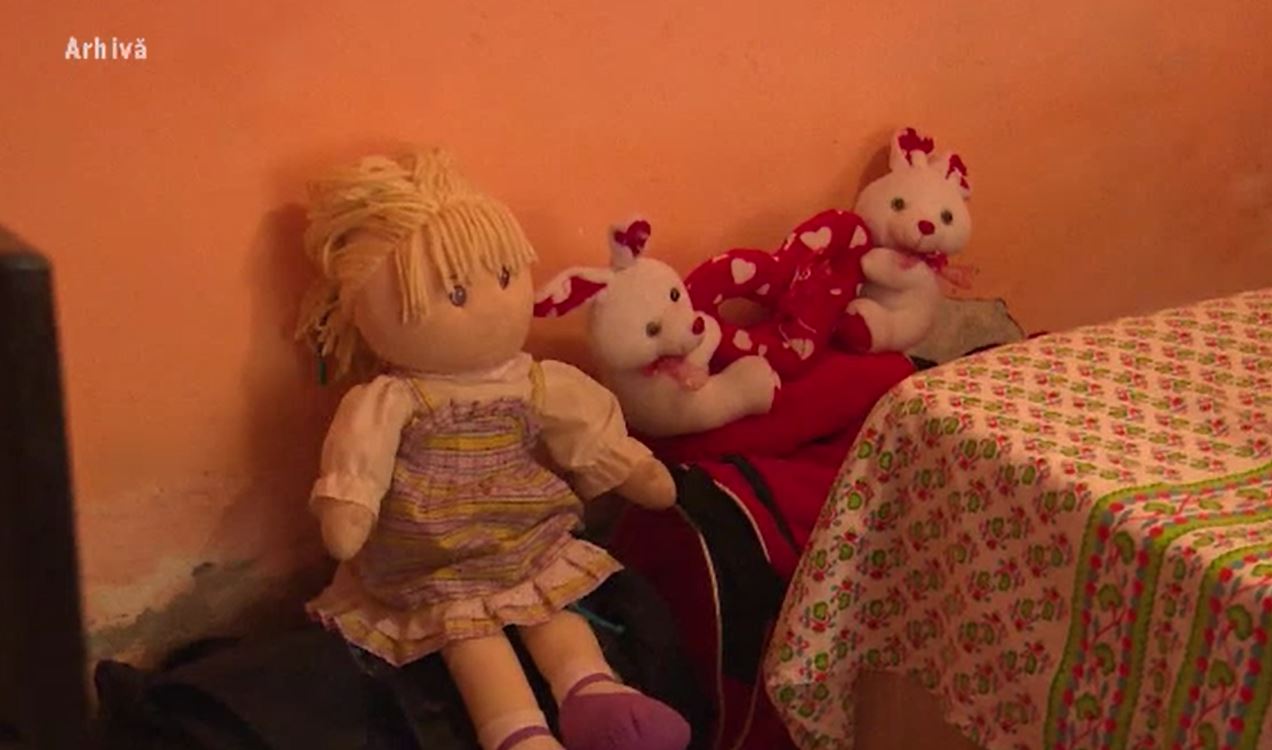 Scene dramatice în Cluj. O femeie și copiii ei, găsiți grav răniți în propria casă