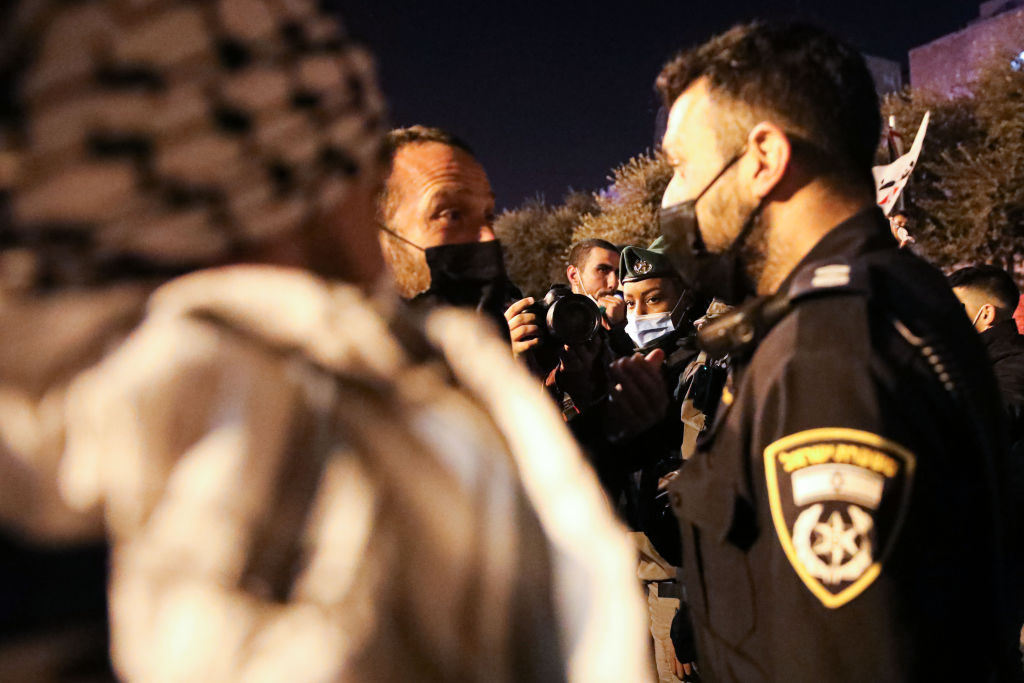 Peste 100 de răniţi în urma unor ciocniri violente în cursul nopţii la Ierusalim