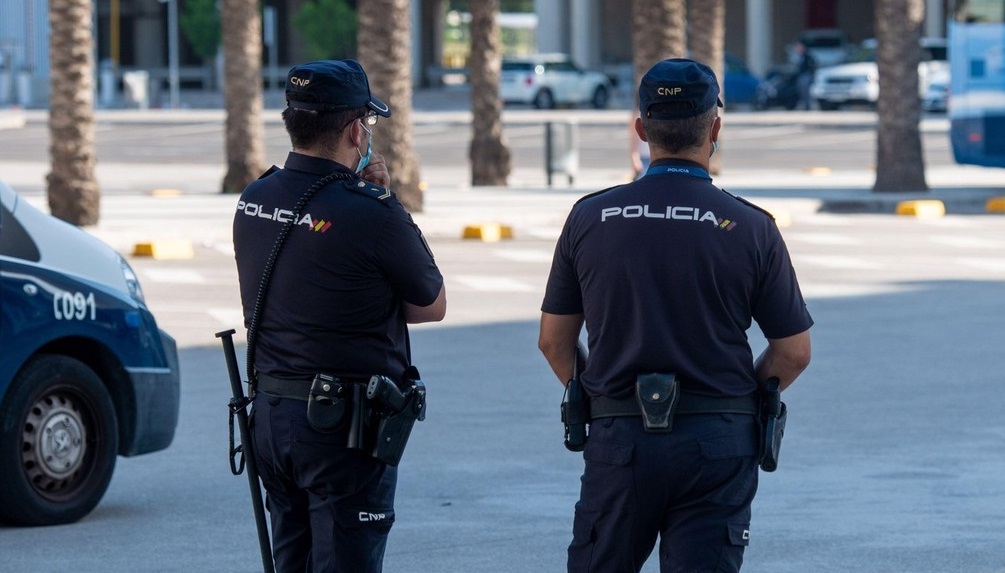 Un bărbat din Spania a fost arestat după ce a infectat 22 de persoane cu Covid-19