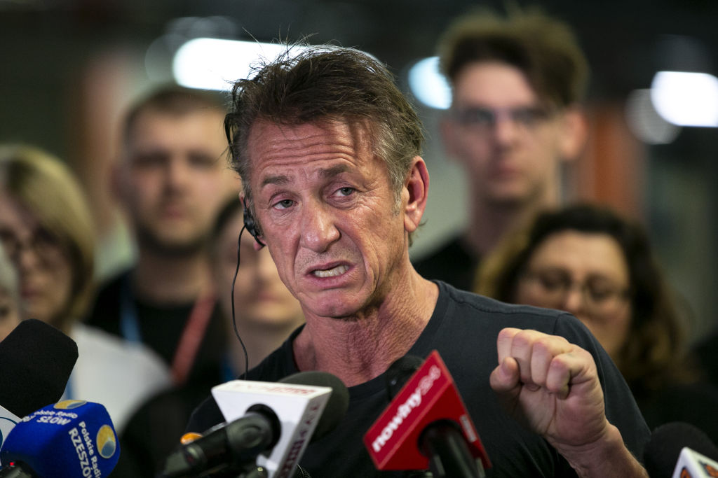 Sean Penn: „Un miliardar ar putea pune capăt acestui război din Ucraina”