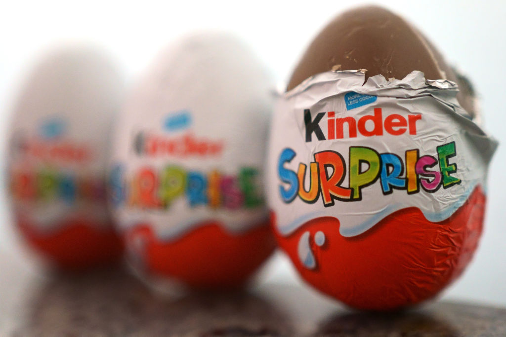 Ouăle de ciocolată Kinder Surprise, retrase din mai multe țări după ce 57 de persoane au fost infectate cu salmonella