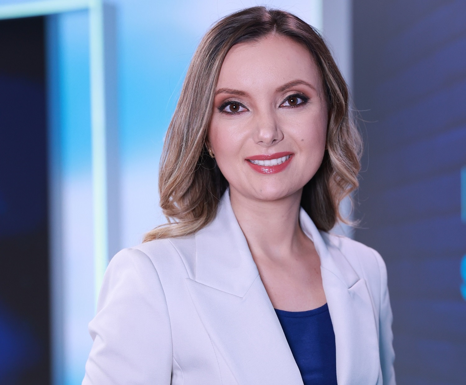 Laura Culiță prezintă Conectat la România, din 8 aprilie, pe stirileprotv.ro