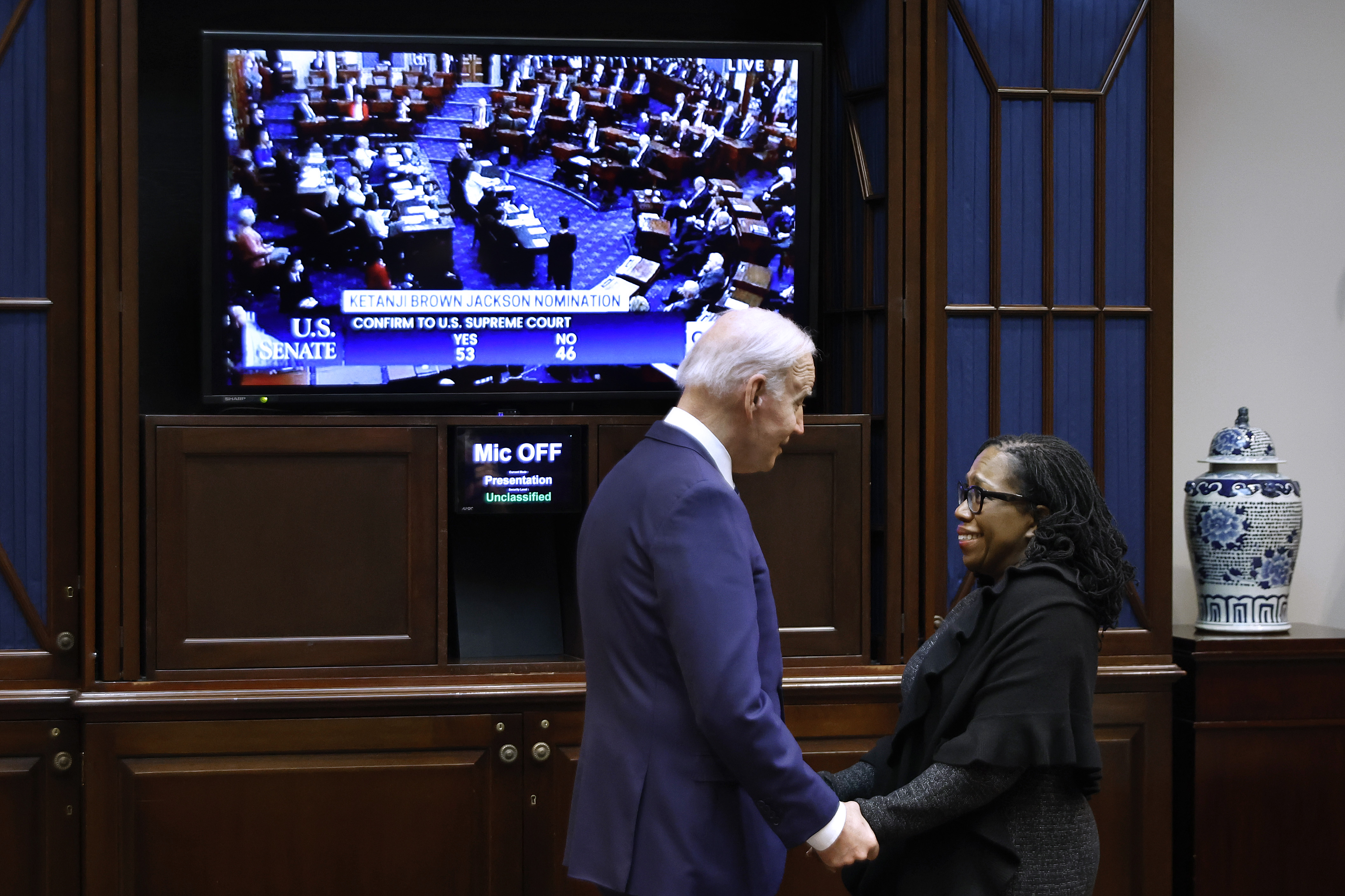 Senatul SUA confirmă prima femeie afro-americană la Curtea Supremă