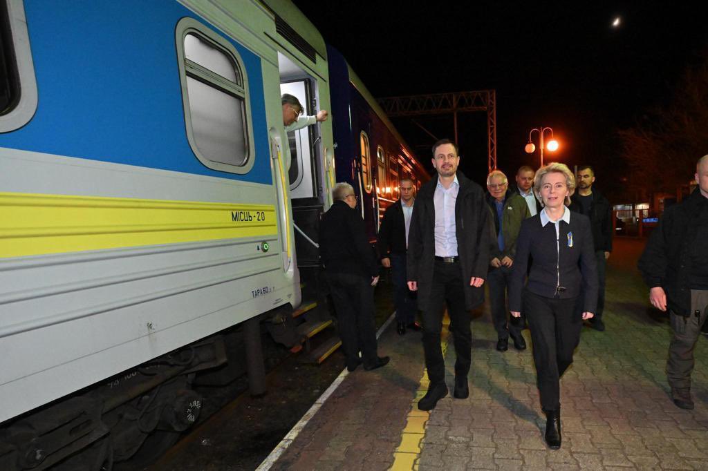 Preşedinta Comisiei Europene, Ursula von der Leyen, a ajuns cu trenul în Ucraina