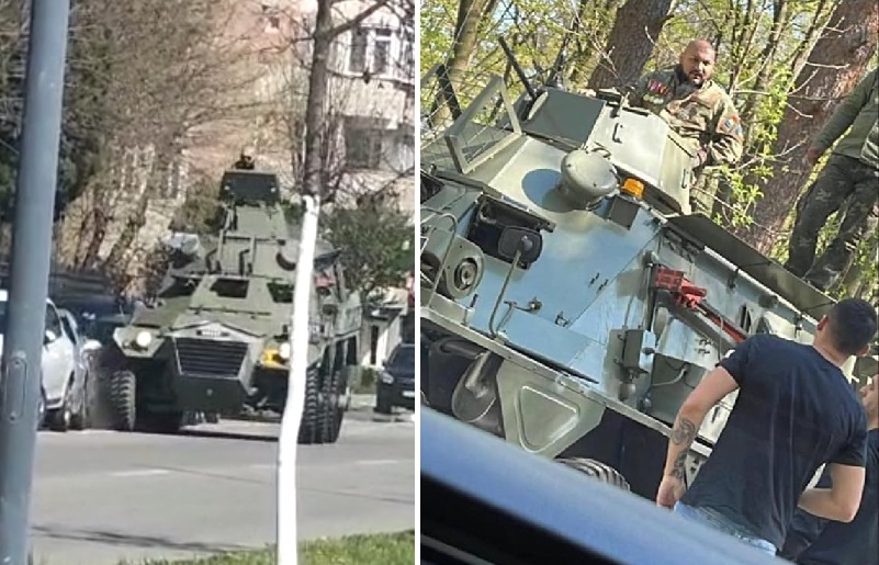O maşină de tip militar, în care se afla Dani Mocanu, a lovit două autoturisme parcate în Râmnicu Vâlcea