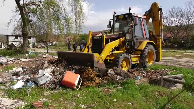 Campanie de ecologizare în Clisura Dunării. Localnicii au strâns camioane întregi de deşeuri