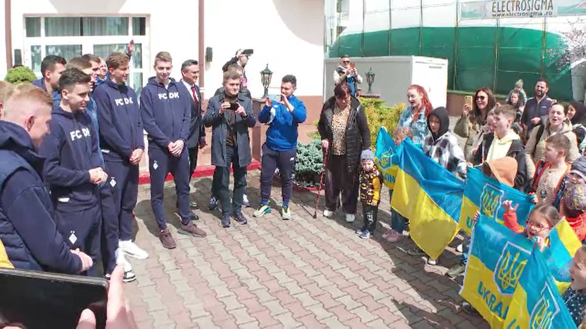 Dinamo Kiev a jucat un meci caritabil cu CFR Cluj. Copii ucraineni s-au întâlnit cu jucătorii ucraineni