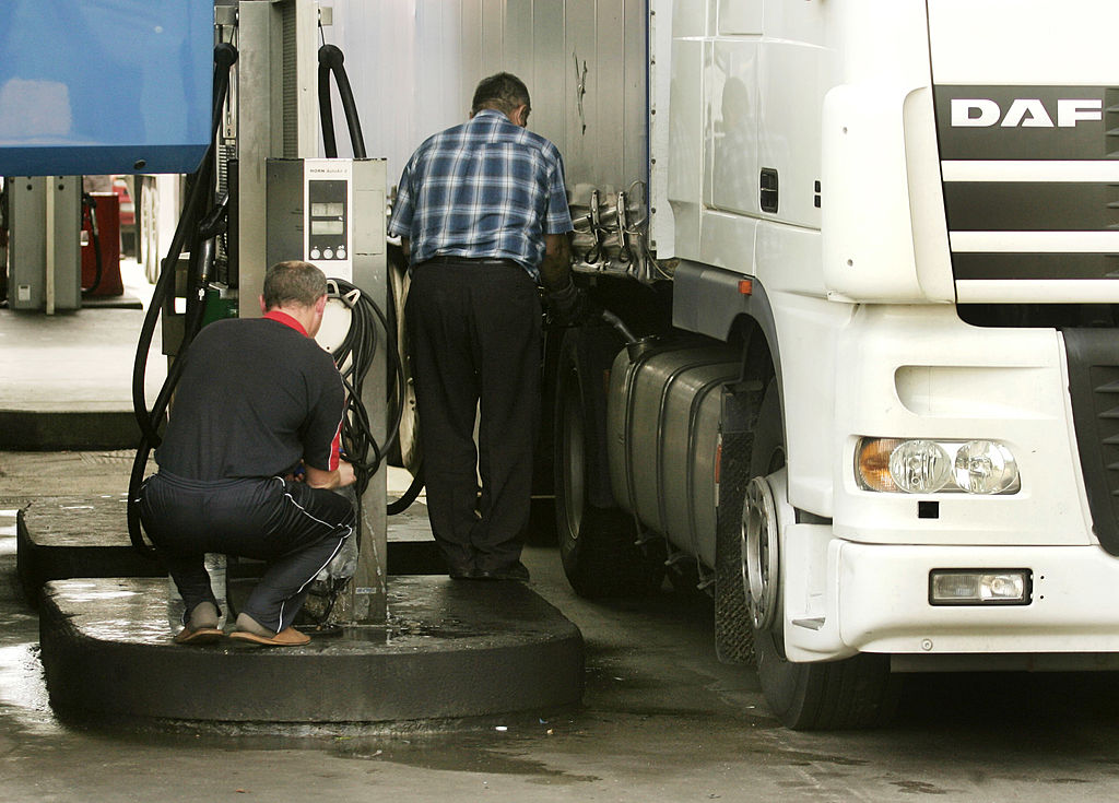 Un tirist român a reușit să facă plinul de 262 de ori fără să plătească, în zeci de benzinării din Belgia