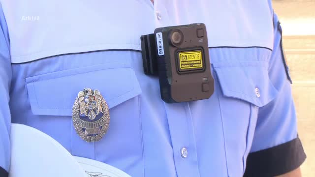 Polițiștii care poartă bodycam-uri vor fi obligați să-și înregistreze toate intervențiile