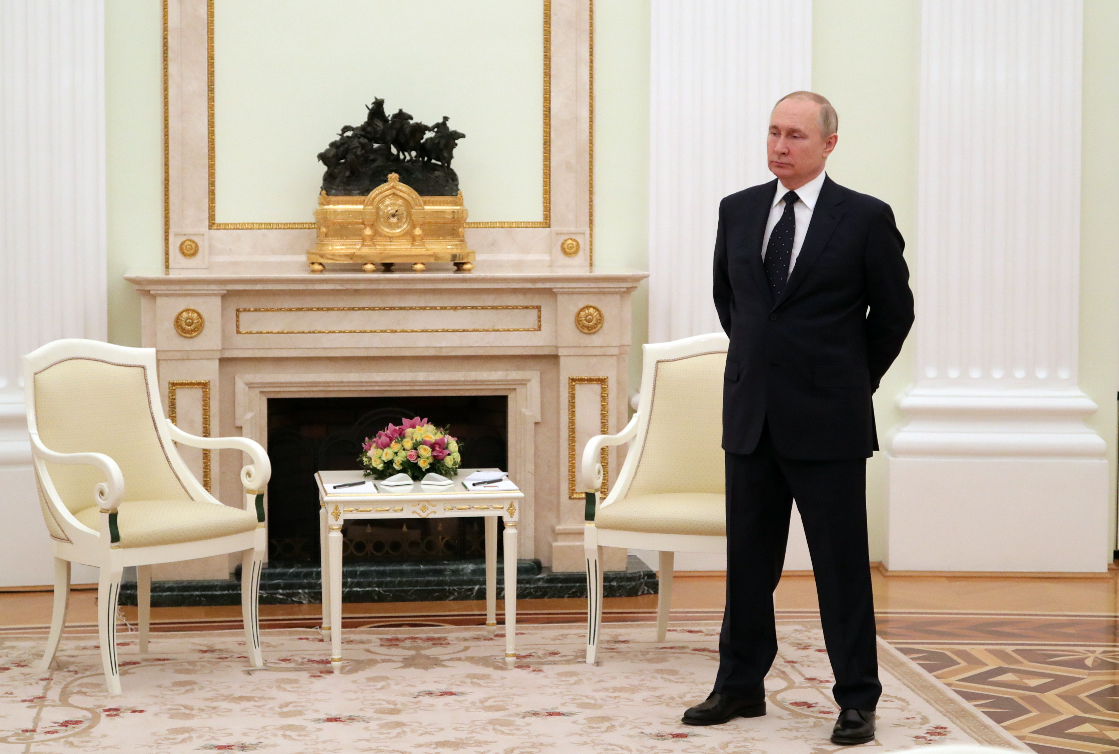 VIDEO cu Vladimir Putin: O mână îi tremură necontrolat, apoi are un mers instabil
