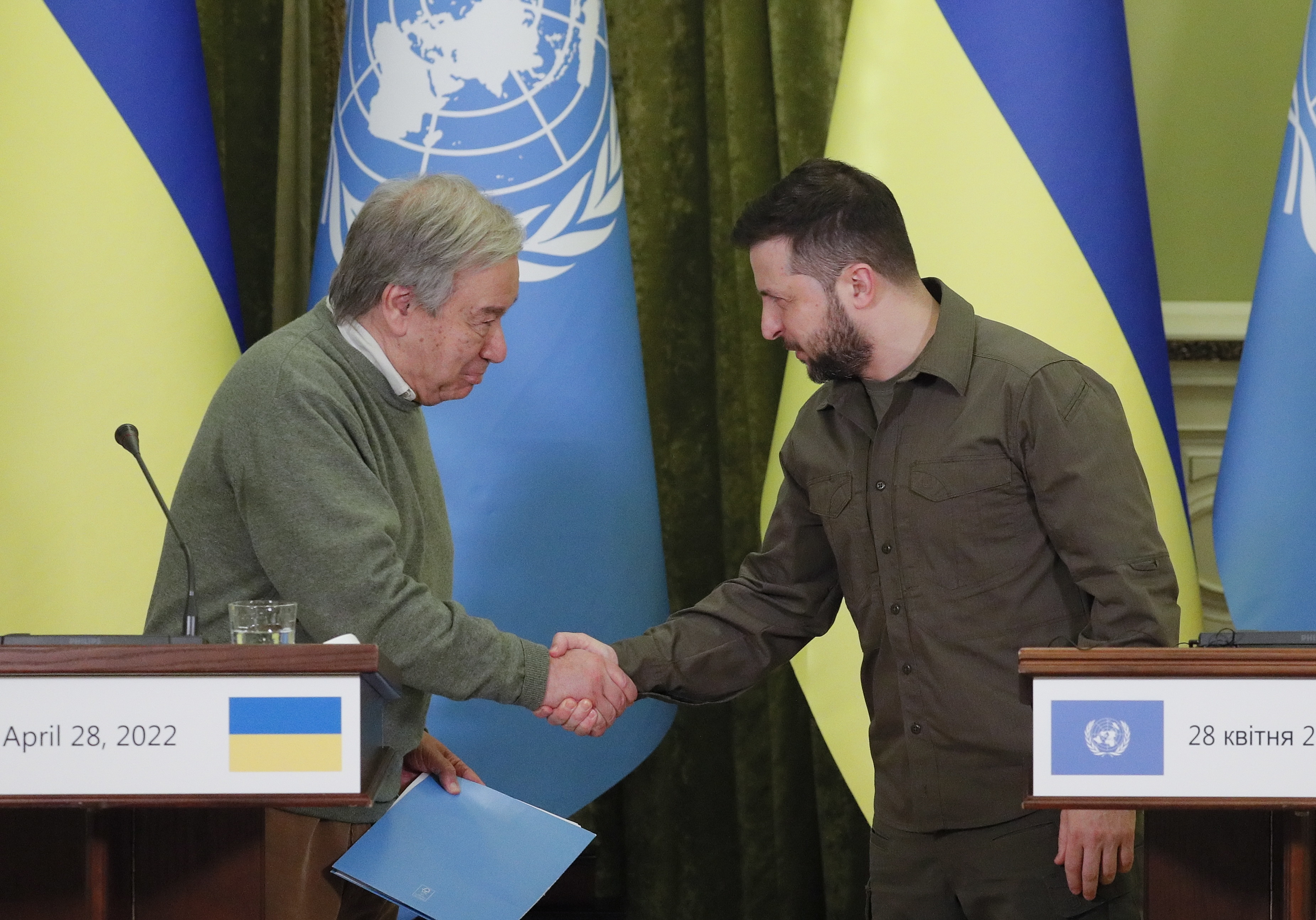 Secretarul general al ONU a mers la Kiev. A vorbit cu Zelenski despre crearea unor coridoare de evacuare pentru Mariupol