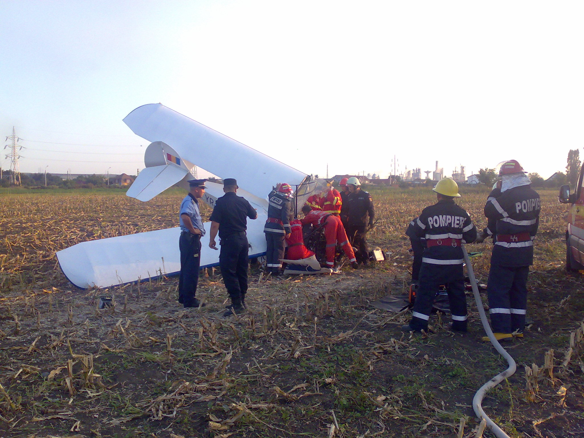 Incident aviatic la Arad. Un aparat de zbor, pe jumatate distrus